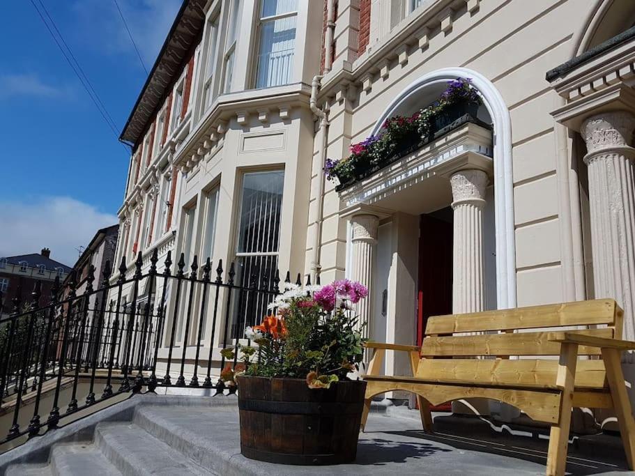 22 The Square Hotel Londonderry Exterior foto