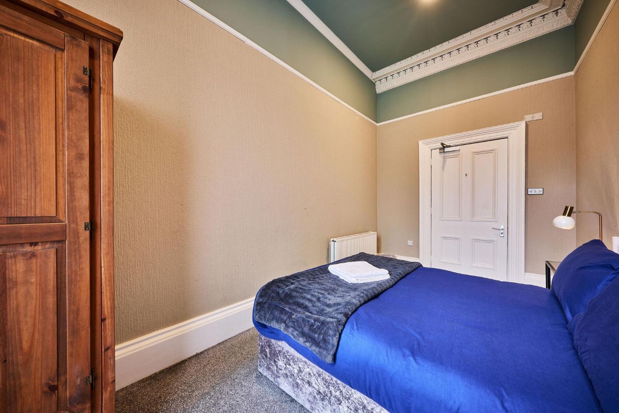 22 The Square Hotel Londonderry Exterior foto
