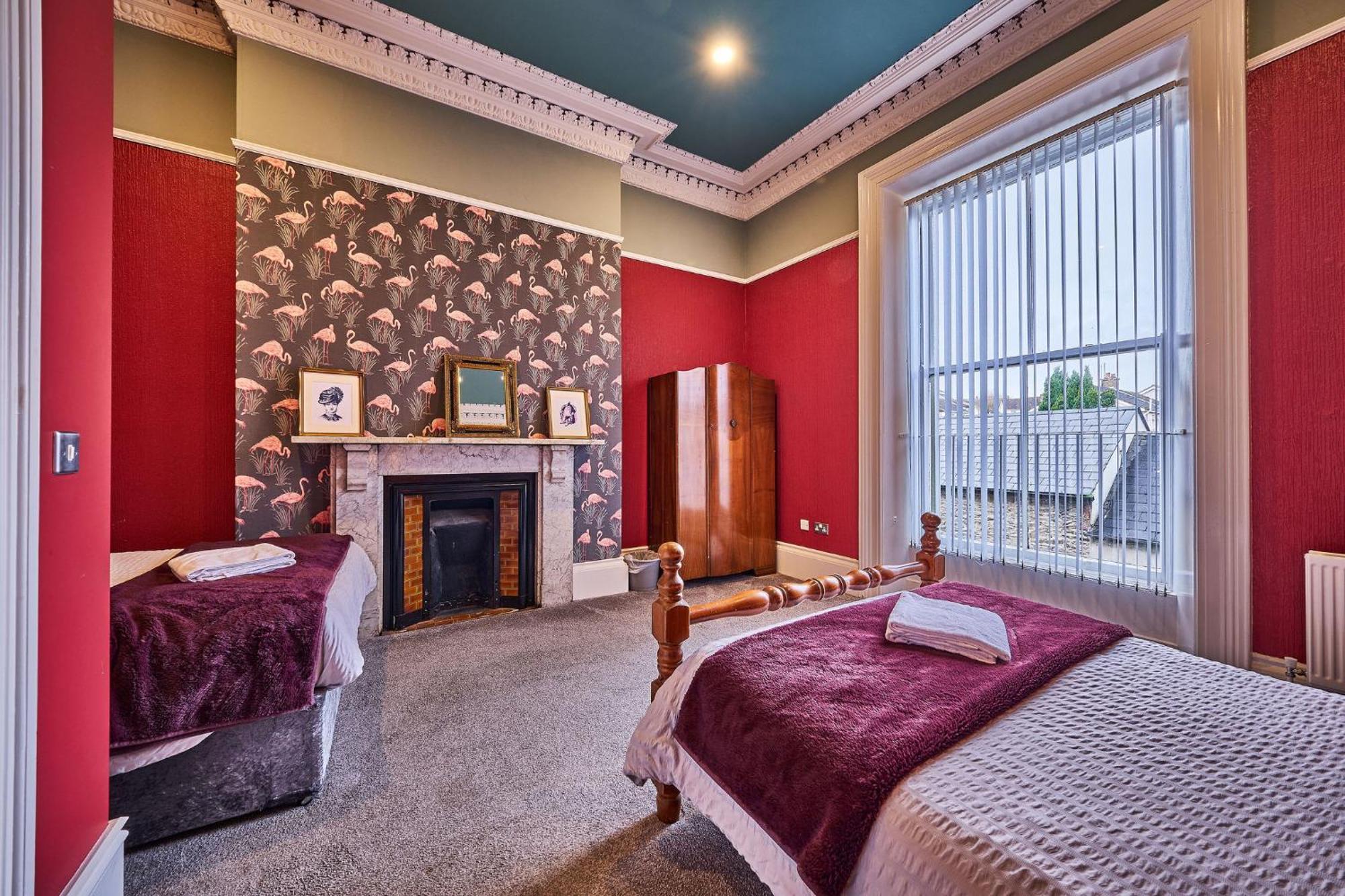 22 The Square Hotel Londonderry Exterior foto