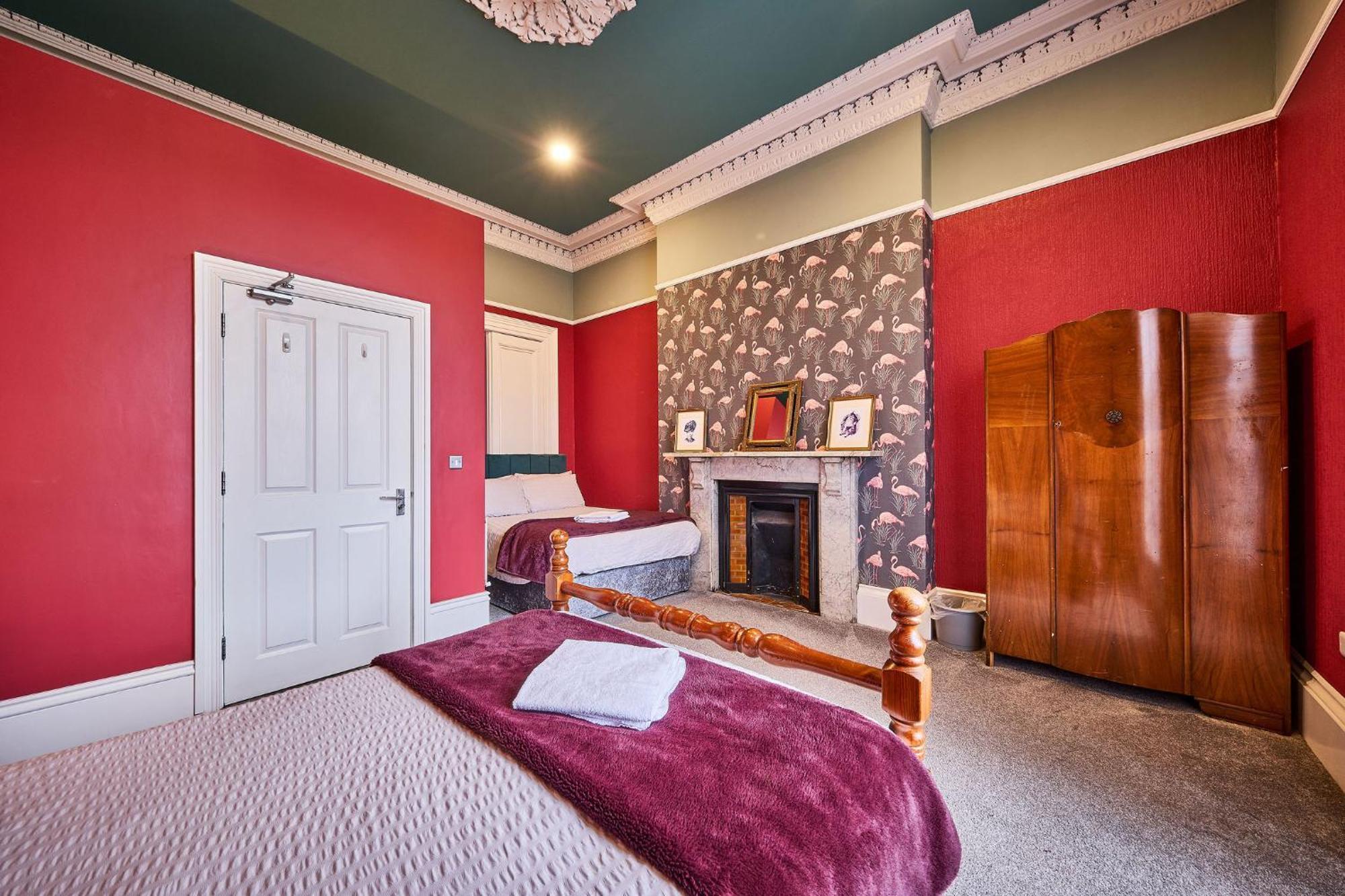 22 The Square Hotel Londonderry Exterior foto